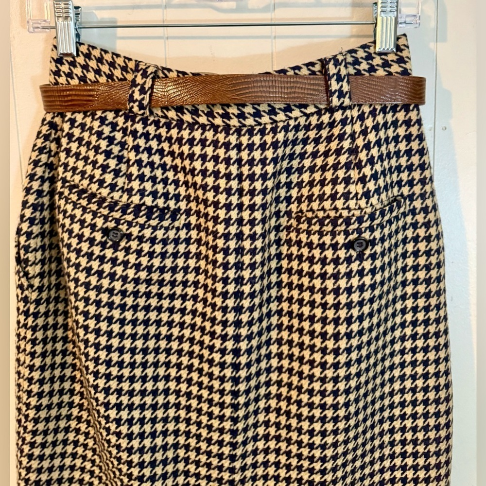 Evan Picone Vintage Houndstooth Patterned Skirt with Belt, Size 6 - Picture 3 of 8
